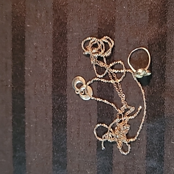 Lot of scrap 925 silver 2 necklaces 1 ring 2 earrings some wearable some scrap - Picture 10 of 10